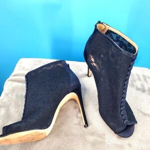Badgley Mischka black lace bootie heels